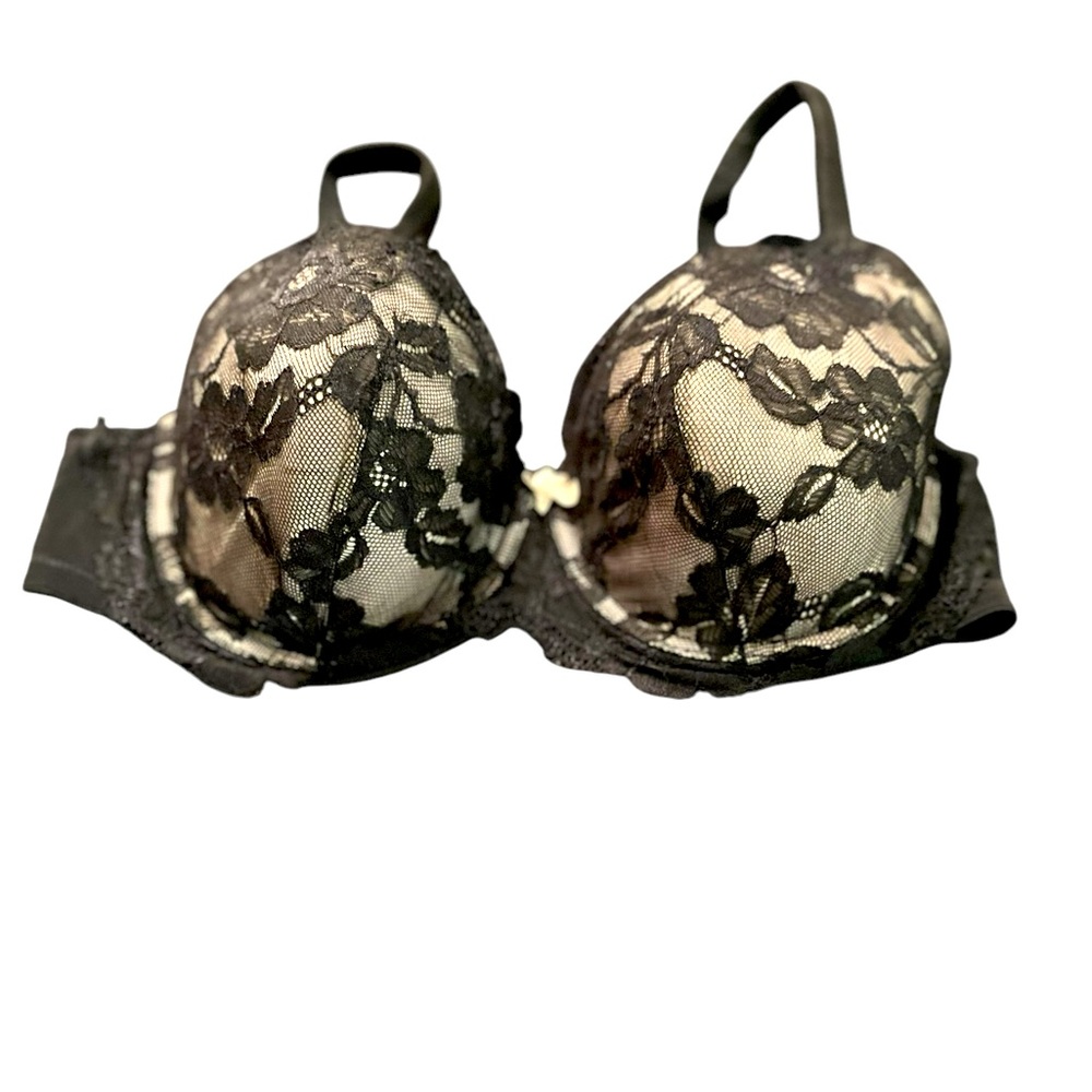 Victoria's Secret body by Victoria lined demi Elegant Black Lace Bra 38D. Euc